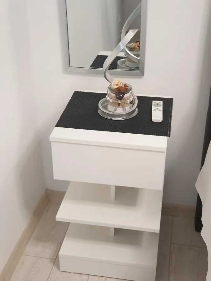 Apartment Ema ザダル